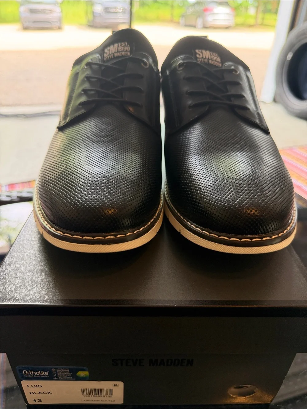 Steve Madden Black Textured Lace-Up Oxfords with Contrast Sole
